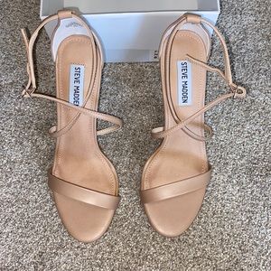 Brand NEW natural strappy Steve Madden sandal